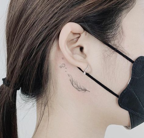 Feather Tattoo Behind Ear, Feather Tattoo Ear, Feather Tattoo Ideas, Small Feather Tattoo, Mum Tattoo, Raven Feather, Feather Tattoo Design, Feather Tattoo, Feather Tattoos