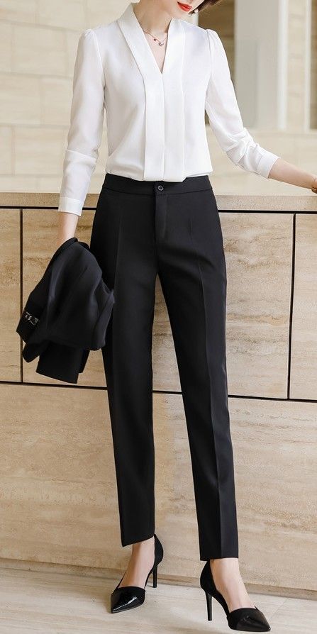 Office Uniform For Women, Work Office Outfits, Black Shirt Outfits, Women Office Outfits, Black And White Office, Black And White Suit, Silk Sarees With Price, Corporate Fashion, Womens Suits Business