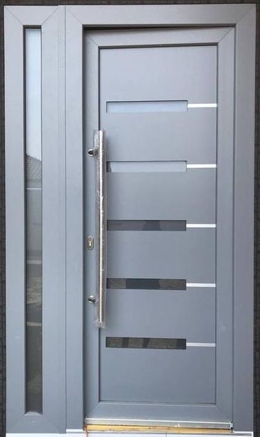 Steel Doors Design, Maindoors Design Modern, Modern Door Design, Aluminium Door Design, Pintu Interior, Metal Doors Exterior, Front Door Ideas, Door Design Ideas, Modern Entrance Door