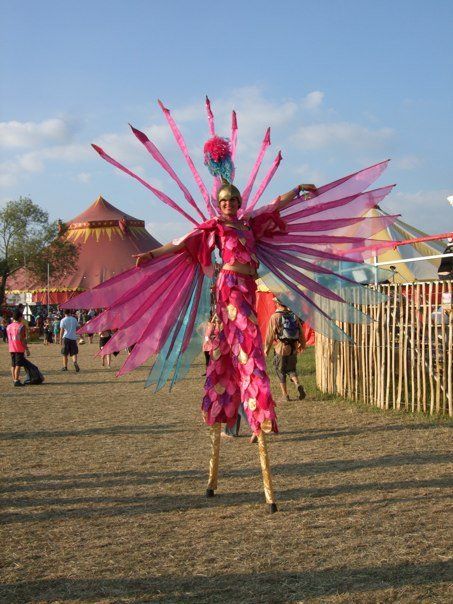 Exotic Bird Stilt Walkers for hire. Our bird stilt walkers are available to book for Easter events in London & the UK. Stilt Walkers Carnival, Stilt Costume, Stilt Walker, Boho Brunch, Easter Events, Carnival Design, Mermaid Parade, Bird Costume, Easter Event