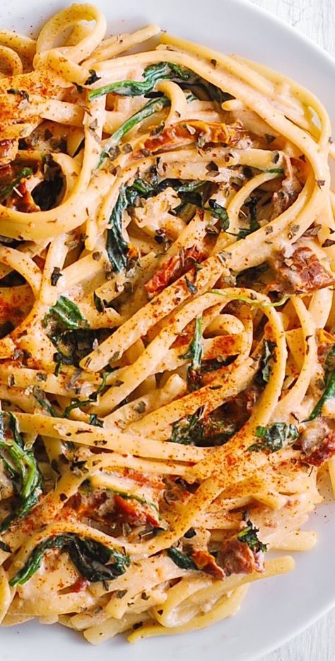 Creamy Linguine with Sun-Dried Tomato Cream Sauce Pasta Recipes Sundried Tomatoes, Traditional Pasta Recipes, Cream Sauce Pasta Recipes, Simple Italian Pasta, Creamy Linguine, American Food Recipes, Tomato Cream Sauce Pasta, Meatless Pasta, The Original Dish