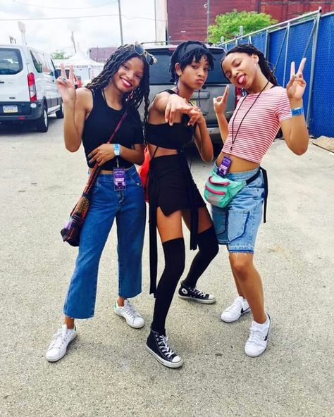 Chloe X Halle and Willow Smith Chloe Halle, Chloe And Halle, Chloe Bailey, I Love Being Black, Chloe X Halle, Halle Bailey, Girl Crushes, Girls Rock, First Girl