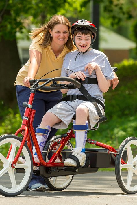 Women With Disabilities, People With Disabilities, Characters With Disabilities, Developmental Disabilities Awareness, Persons With Disabilities Poster, Cycle For Kids, Adaptive Sports, Person Photography, Seated Exercises