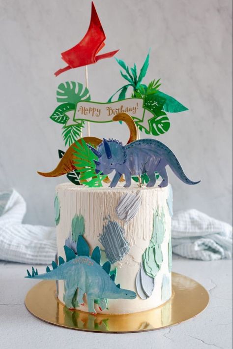 Dinosaur Cakes For Boys, Dinosaur Themed Cake, Dinasour Birthday, Dino Birthday Cake, Micro Bakery, Simple First Birthday, Toddler Birthday Cakes, Dinosaur Birthday Theme, Inside Cake