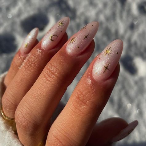 Chrome Manicure, Star Nail Designs, Nailinspo Nailart, Christmas Nail Ideas, Pink Chrome Nails, Star Nail, Festive Nail Art, Cute Christmas Nails, Chrome Powder