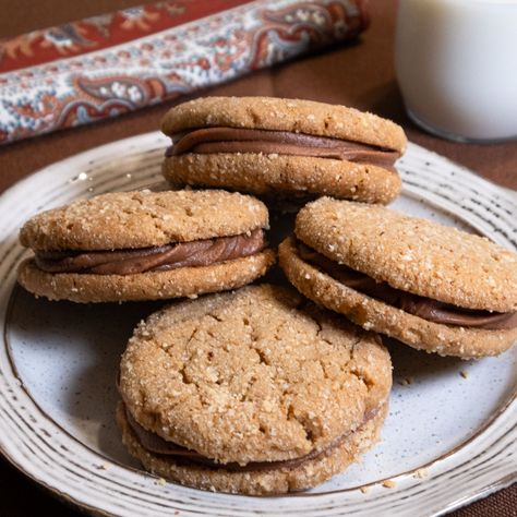 Peanut Butter Sandwich Cookies - Pastries Like a Pro Sugar Cookie Sandwich Cookies, Butter Sandwich Cookies, Chocolate Chip Pound Cake, Strawberry Cheesecake Bars, Peanut Butter Sandwich Cookies, Easy To Make Cookies, Butter Sandwich, Cookie Sandwich, Pastry Cook