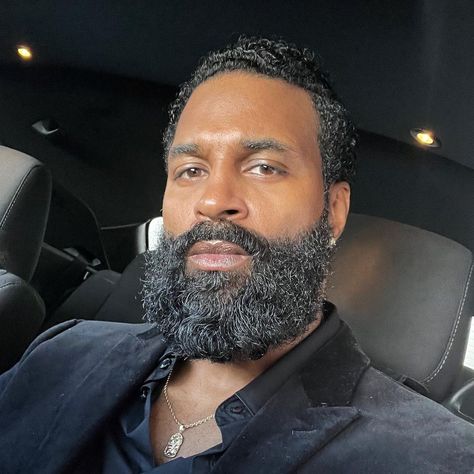 Grey Hair Black Man, Bad Beards, Black Men Beard Styles, Black Outfit Men, Black Men Beards, Black Men Haircuts, Black Beards, Beard Gang, Beard Life