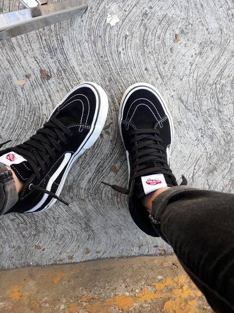 Vans Old Skool Sk8 Hi Outfit, High Top Vans Outfit Summer, Vans High Tops Outfit Women, Vans Sk8 Hi Outfit Woman, Van High Tops Outfit, Outfits Con Vans, Vans Sk8 Hi Outfit, High Top Vans Outfit, Sk8 Hi Outfit