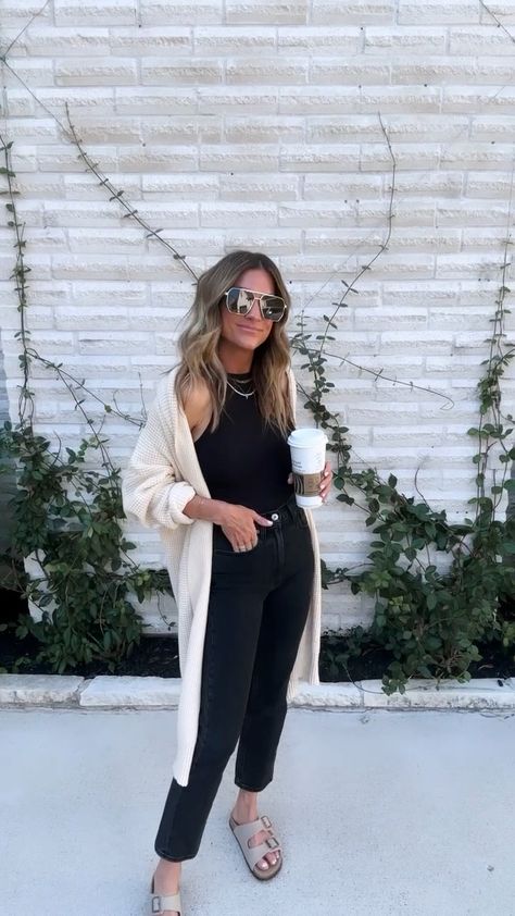 Comfy Summer To Fall Outfits, Relaxed Work Outfit Casual, Fall Outfits California Casual, Slip Under Tshirt, Summer Sweats Outfit, Casual Spring Outfits Athleisure, Late 20s Mom Fashion, Mom Play Date Outfit, Cute And Casual Summer Outfits