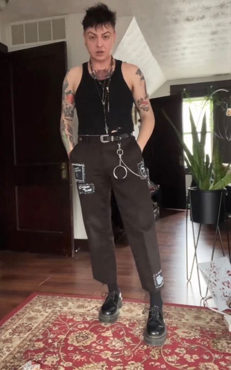 Punk Skater Outfits, Masc Night Out Outfit, Queer Punk Aesthetic, Queer Alt Fashion, Masc Alternative Outfits, Black Transmasc, Alt Masc Outfits, Masculine Goth Outfits, Masc Goth Outfits