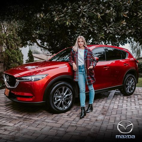 Brillante, glamorosa y encantadora. No solo hablamos de Mazda CX-5 Signature, sino de cómo lucirás junto a ella. #MazdaPeru #FeelAlive… Mazda Cx5, Mazda Cx 5, Cars And Motorcycles, Mazda, Motorcycles, Vision Board, Cars, Collage, Pins