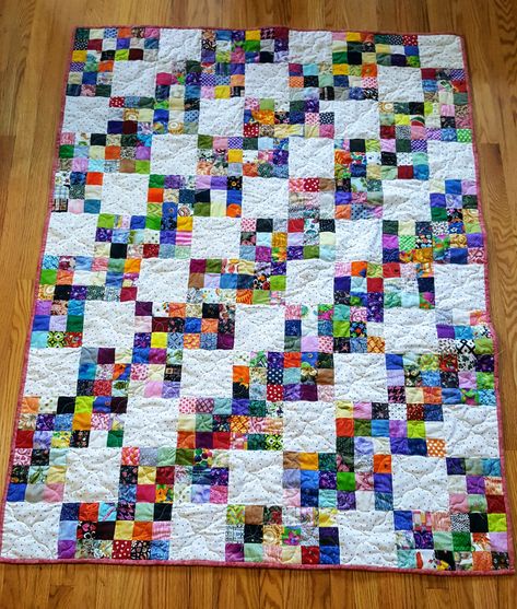 Scrap Quilting Ideas, 2.5 Inch Square Quilt Patterns, 9 Patch Quilt Ideas Block Patterns, Scrappy Quilt Patterns Free, Scrap Quilts Patterns Leftover Fabric, Zig Zag Quilt, Sewing Gadgets, Postage Stamp Quilt, 9 Patch Quilt