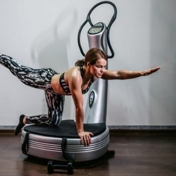 Vibration Plate Exercises: the 5-day plan you need - Fitness Guides Power Plate Workout, Plate Exercises, Inner Thigh Stretches, Vibration Plate Exercises, Bridge Workout, Quad Stretch, Power Plate, Vibration Plate, Squats And Lunges