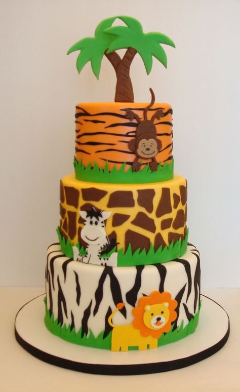 Bolo Fake Safari, Safari Birthday Cake, Jungle Birthday Cakes, Safari Baby Shower Cake, Jungle Theme Cakes, Jungle Safari Birthday, Jungle Birthday Party, Jungle Theme Birthday, Jungle Cake