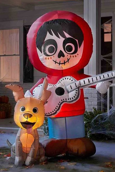 Disney's Coco Halloween Lawn Inflatable From The Home Depot Coco Decorations, Jack Skellington Inflatable, Home Depot Halloween, Disney Halloween Decorations, Coco Disney, Disney Coco, Halloween Lawn, Casa Halloween, Halloween Disney