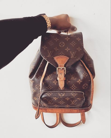 The sweetest little backpack 😭😍🤎🤎 Lv Backpack, Aesthetic Backpack, Purses Designer, Mini Backpack, Leather Backpack, Louis Vuitton Monogram, Fashion Backpack, New Outfits, Personal Style