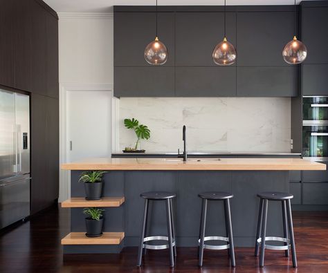 10 interior style secrets from New Zealand's favourite experts | Stuff.co.nz New Zealand Home, Architecture Bathroom, Interior Decorating Tips, New Zealand Houses, Beach Kitchens, Cheap Furniture, Clever Design, Kitchen Layout, Interior Design Styles