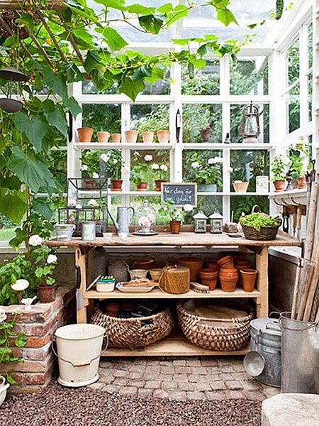 12 Garden Shed Ideas Moderne Have, Potting Benches, Lots Of Plants, Outdoor Greenhouse, Garden Area, Modern Garden Design, Potting Sheds, Secret Gardens, Garden Greenhouse