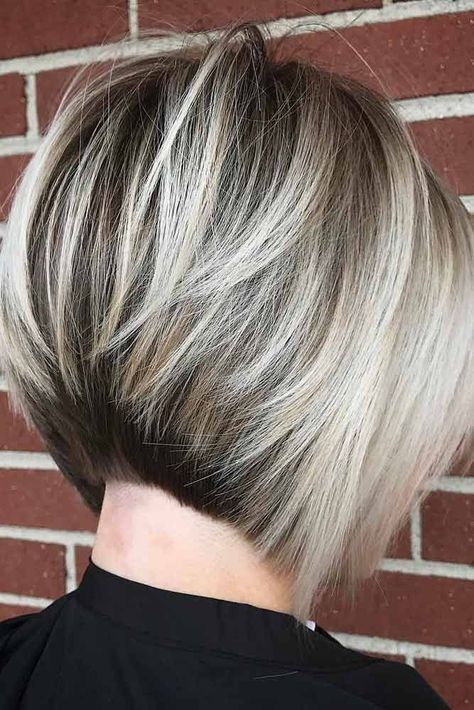 Blonde Short Hairstyles for Round Faces ★ See more: http://glaminati.com/blonde-short-hairstyles-for-round-faces/ Asymmetrical Hair, Blonde Balayage Bob, Inverted Bob Haircuts, Balayage Bob, Kadeřnické Trendy, Ash Blonde Balayage, Layered Bob Hairstyles, Short Hairstyles For Thick Hair, Short Bob Haircuts