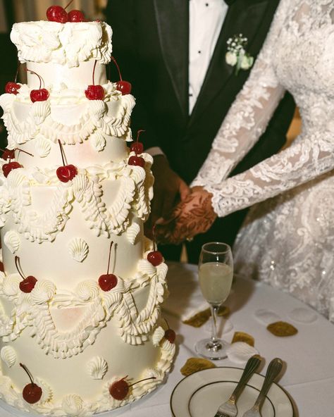 a moment for this stunner of a cake 🍒 #dcweddingphotographer #washingtonianweddings #dmvweddings #lambethweddingcake #overthemoon Romantic Retro Wedding, Wedding Cake On Stand, Artsy Wedding Cake, Flat Wedding Cake, 80s Inspired Wedding, Vintage Style Wedding Cake, Cherry Wedding Cake, White And Red Wedding Cake, Trending Wedding Cakes