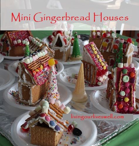 Easy Gingerbread Houses, Candy Houses, Easy Gingerbread House, Gingerbread Man Activities, Easy Gingerbread, Mini Gingerbread House, Preschool Christmas Activities, Make A Gingerbread House, Gingerbread House Kits