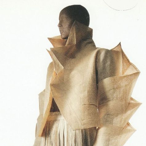 FORM | Issey Miyake Exhibition - National Art Center Tokyo Yayoimotohashi (2016)  Issey Miyake uses any and every material so as to create a wide... | Instagram Issey Miyake Suit, Izzy Miyake, Issy Miyake, Textile Development, Advanced Higher Art, Draping Ideas, Architectural Fashion, Issey Miyake Pleats Please, Futuristic Fashion