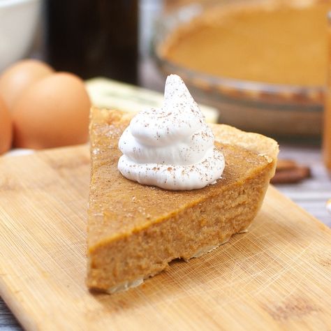 This sugar free sweet potato pie recipe has all the fall spices from a traditional recipe without granulated sugar. A holiday favorite pie! Healthy Sweet Potato Pie Recipe, Healthy Sweet Potato Pie, Carrot Cake Loaf Recipe, Sugar Free Caramel, Sugar Free Whipped Cream, Mexican Favorites, Carrot Cake Loaf, Potato Pie Recipe, Recipe With Cream Cheese