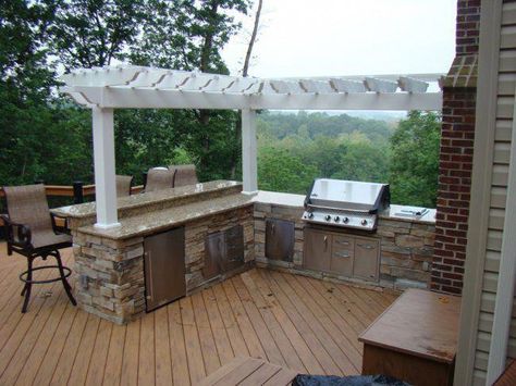 L Shaped Outdoor Kitchen, Backyard Amenities, Kitchen L Shaped, Deck Pergola, Grills Outdoor, Kitchen Bar Design, Outdoor Cooking Area, Outdoor Kitchen Countertops, Modern Outdoor Kitchen