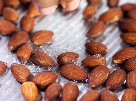 Raw Almonds Recipes, Salted Almonds Recipe, Salted Almonds, Almonds Recipe, Vegan Instant Pot Recipes, Candied Almonds, Creative Snacks, How To Roast, Roasted Pecans