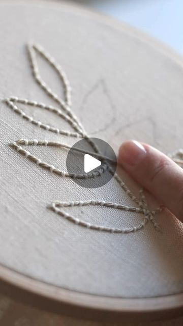 Anastasia | Hand embroidery on Instagram: "What’s your go-to stitch for outlines? Couching is my favorite! I know it’s an unusual choice, but I love the beautiful textured look it creates (in the video, I’m using wool).

Couching is also quick, making it perfect for covering large areas in your work. 🪡🧵" Hand Embroidery Quilts Ideas, Embroidery Stencils Free Printable, Couching Stitch Embroidery Designs, Love Embroidery Ideas, Things To Make With Wool, Couching Stitch Embroidery, Outline Stitch Embroidery, How To Embroider By Hand, Engagement Embroidery