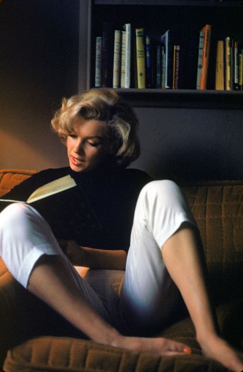 Latin American Literature, Milton Greene, Joyce Carol Oates, Alfred Eisenstaedt, Lena Dunham, Reading At Home, Marilyn Monroe Photos, Norma Jean, Norma Jeane