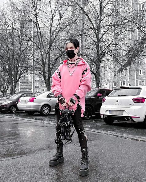 Transmasc Goth Outfits, Pastel Goth Fashion Men, Pastel Goth Male Outfit, Pastel Punk Outfits Male, Pastel Goth Men, Pastel Goth Male, Goth Guy Outfits, Pink Grunge Outfit, Pastel Punk Outfits