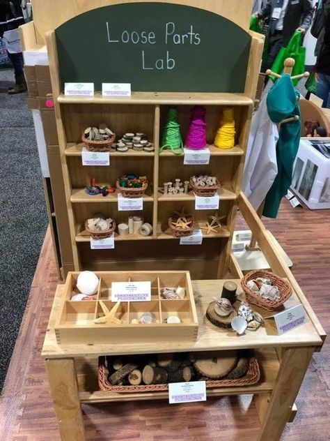 Reggio Emilia Classroom, Loose Parts Play, Reggio Inspired Classrooms, Eyfs Classroom, Maluchy Montessori, Reggio Classroom, Early Years Classroom, Preschool Rooms, Classroom Layout