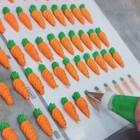 Topping up on little carrots for our carrot cake feature! We are now taking Easter weekend pre orders! Visit our website for Easter… Carrot Cake Decoration, Royal Icing Transfers, Carrot Cake Cupcakes, Easter Specials, Easter Baking, Salty Cake, Royal Icing Decorations, Meringue Cookies, Decorator Icing