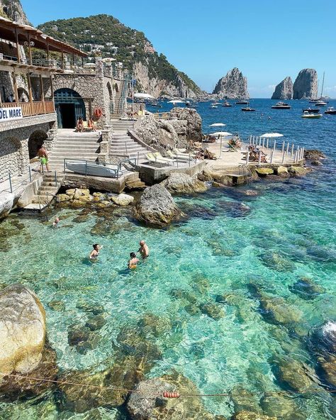 Travel | Adventure | Luxury on Instagram: “Summer vibes in Capri 🇮🇹☀️. Tag someone who'd love this place 😍 ! Follow @thetravellionaire for more. . 📸 : @pinkines” Summer In Capri, Capri Italia, Capri Island, Urban Beach, Italy Honeymoon, Amalfi Coast Italy, Capri Italy, Visit Italy, Italian Summer