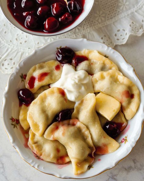 Varenyky Ukraine, Easy Ukrainian Recipes, Ukrainian Breakfast Recipes, International Cuisine Recipes, Ukrainian Recipes Desserts, Cherry Baking Recipes, Slavic Food Recipes, Ukrainian Pelmeni, Ukrainian Recipes Traditional