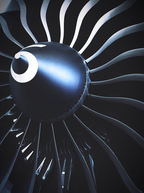 A GE90 engine on display at Boeings “Future of Flight” Ge90 Engine, Plane Spotter, Industrial Aesthetic, Airplane Fighter, Minimalist Fashion Women, Air Flight, Fashion For Petite Women, Boeing 777, Black Women Fashion