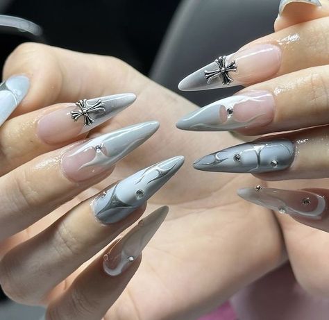 2000s Nails Trends, Nail Art Soft, 2000s Nails, Nail Polish Design, Mickey Nails, Polish Design, Asian Nails, Hard Nails, Anime Nails