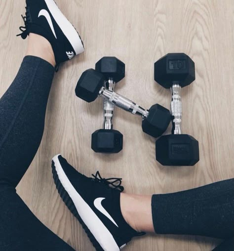 Work Out Inspiration Pictures, Weights Pictures, Weights Aesthetic, Healthy Recipes Pregnancy, Weights Women, Workouts Weekly, Workout Photos, Weight Pictures, Weekly Workout Schedule