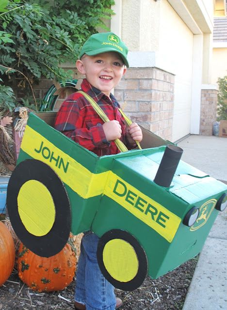 John Deere tractor costume, Parker wants to be this !!!! Tractor Costume, Farmer Halloween Costume, Farmer Halloween, Farmer Costume, Diy Fantasia, Jessie Toy Story, John Deere Tractor, Halloween Costume Contest, Boy Halloween Costumes