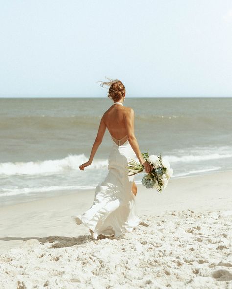 Couples beach photoshoot | couples beach photos | beach wedding photos | summer photoshoot ideas | wedding photo inspo | couples photographer | elopement photographer | PA wedding photographer | wedding photo outfit inspo | storytelling photography | cinematic couples photoshoot | beach wedding inspo | wedding details | wedding detail photos Beach Bridal Portraits, Beach Wedding Photos Poses, Small Beach Wedding Ideas, Couples Photoshoot Beach, Photoshoot Ideas Wedding, Beach Wedding Inspo, Summer Photoshoot Ideas, Couples Beach Photoshoot, Wedding Detail Photos