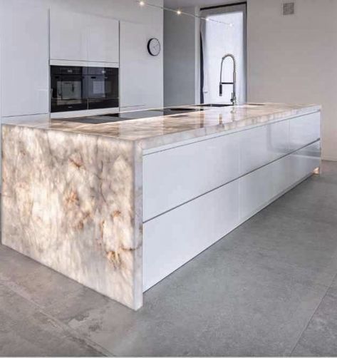 Backlit Kitchen Island, Round Kitchen Island, Stone Countertops Kitchen, Passive House Design, Onyx Marble, Stone Kitchen, Kitchen Benches, Stone Countertops, Rustic Table