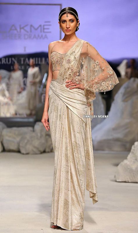 Tarun Tahiliani - India 🇮🇳 Drape Saree Designer 2023, Indian Wedding Outfit Bride, Tarun Tahiliani Saree, Embellished Jumpsuit, Draped Saree, Indian Sari Dress, Lehenga Designs Simple, Latest Bridal Dresses, High Fashion Dresses