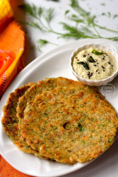 Akki Roti Recipe, Akki Roti, Lunch Recipes Indian, Roti Recipe, Indian Street Food Recipes, Gluten Free Breakfast, Veg Dishes, Vegetarian Snacks Recipes, Flat Bread