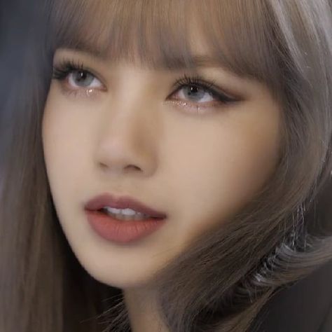 Lisa Blackpink Wallpaper, Blackpink Photos, Black Pink Kpop, Blackpink Fashion, Lalisa Manoban, Aesthetic Makeup, Blackpink Lisa, Blackpink Jennie, Korean Makeup