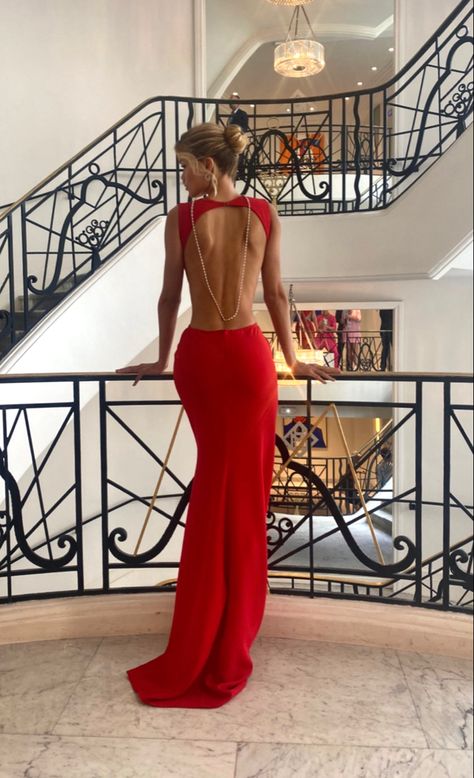 Long Hot Red Dress, Model Red Carpet Looks, Backless Long Red Dress, Long Backless Dress Classy, Red Formal Dresses Australia, Backless Red Dress Long, Red Long Dress Aesthetic, Red Backless Prom Dresses, Long Backless Dress Formal