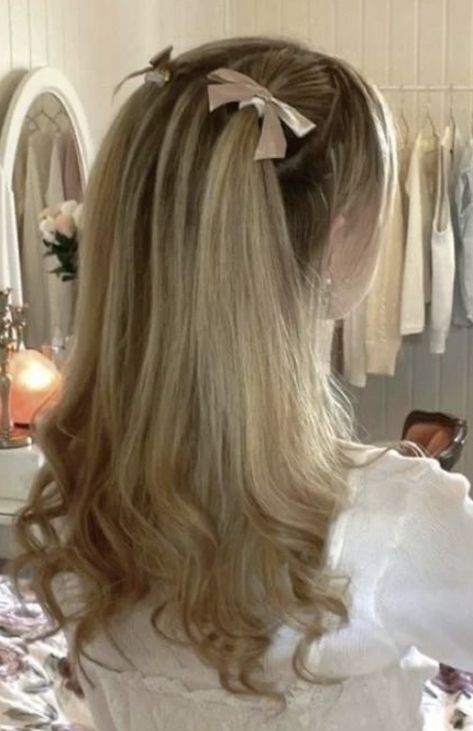 Hairstyle Ideas, Blonde Hair, A Woman, Blonde, Hairstyles, Mirror, Hair