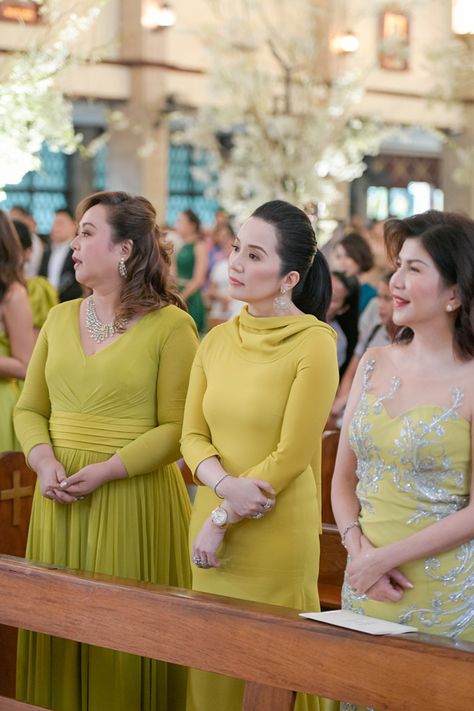 Kimi Yap Jarvis Sy Grand Wedding | Philippines Wedding Blog Ninang Dress For Wedding Philippines, Philippine Wedding Dress, Mob Gowns, Philippine Wedding, Korean Eye, Bridesmaids Gowns, Wedding Philippines, Indoor Garden Wedding, Wedding Entourage