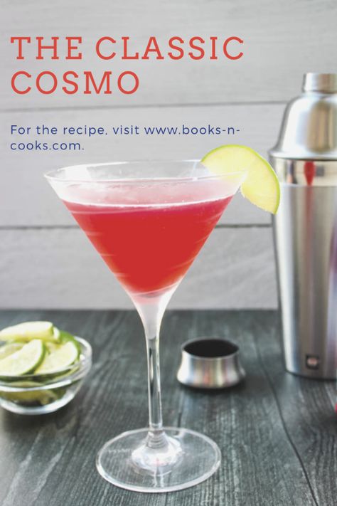 The Classic Cosmo ⋆ Books n' Cooks Mango Martini, Diy Alcohol, Unsweetened Cranberry Juice, Orange Liquor, Special Drinks, Cocktail Martini, Cranberry Juice Cocktail, Cocktail Party Food, Green Cocktail