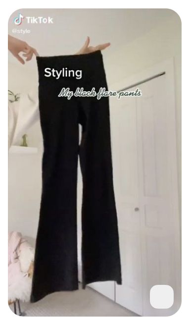 Flared Trousers Outfit, Flare Leggings Outfit, Outfits Leggins, Fesyen Islam, Black Flared Leggings, Trousers Outfit, Black Flare Pants, Pants Outfit Casual, Mode Boho